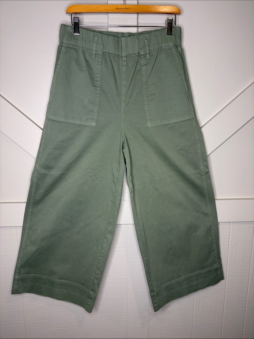 J. Crew Elastic High Rise Baggy Green Cropped Wide Leg Chino Pants - Size Medium - Picture 2 of 14